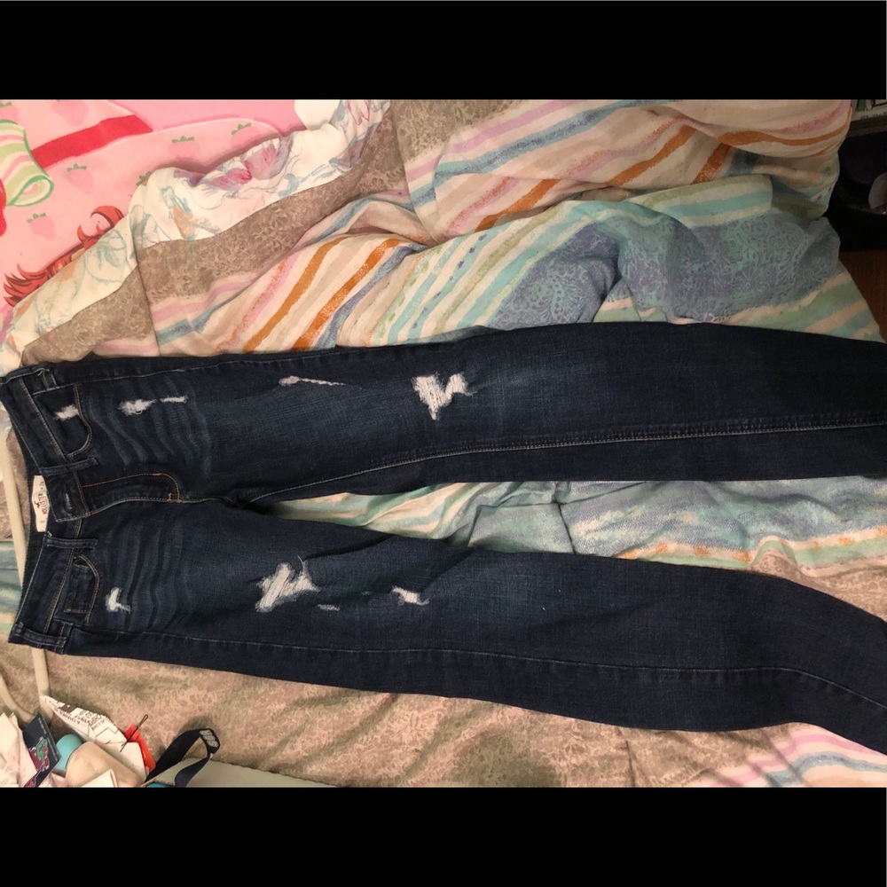 Hollister High-wasted Ripped Jeans